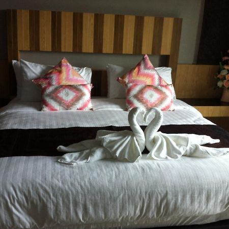 Hobby Hotel Uttaradit Ngoại thất bức ảnh