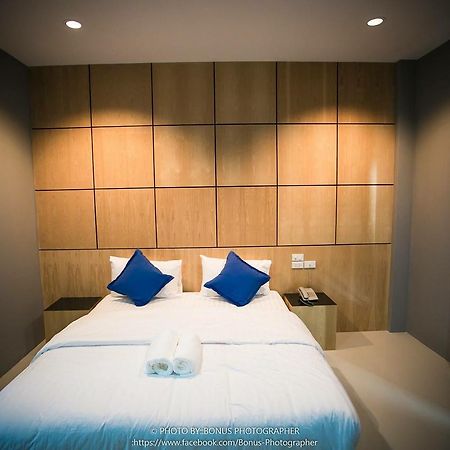 Hobby Hotel Uttaradit Ngoại thất bức ảnh